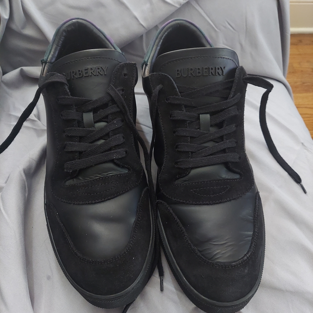 Burberry Purple and Black Sneakers with Classic Low-Top Design